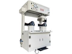 주름 방지 셔츠 암홀 심 프레스 기계 2조 상근 근무 위치